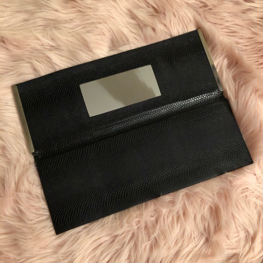 Super slim and sleek crocodile envelope clutch - Picture 3 of 7
